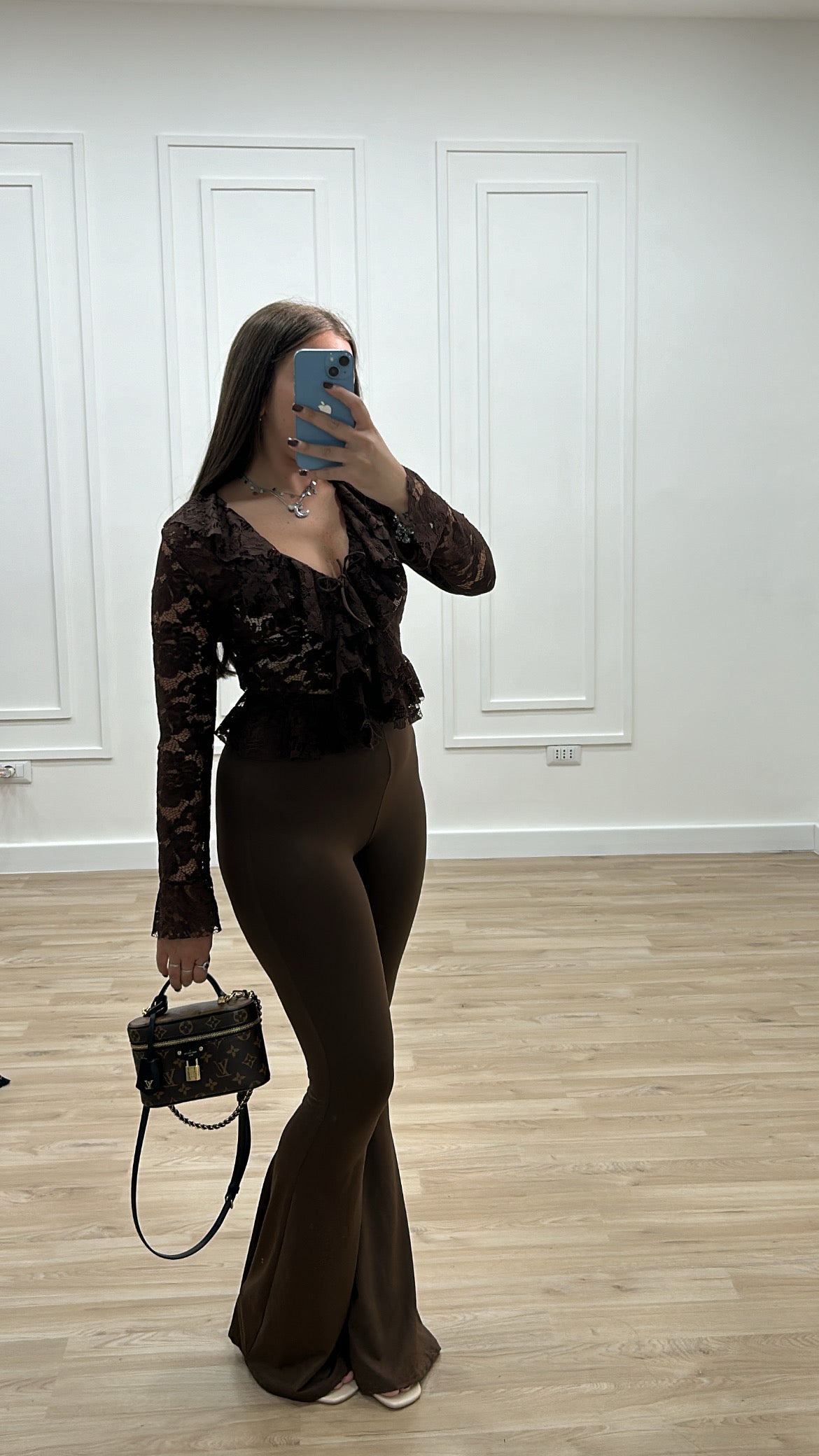 Pantalone a zampa modellante